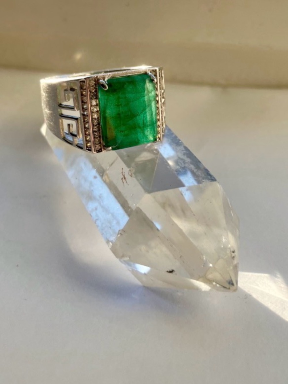 STERLING SILVER EMERALD RING (10) - Picture 2 of 6